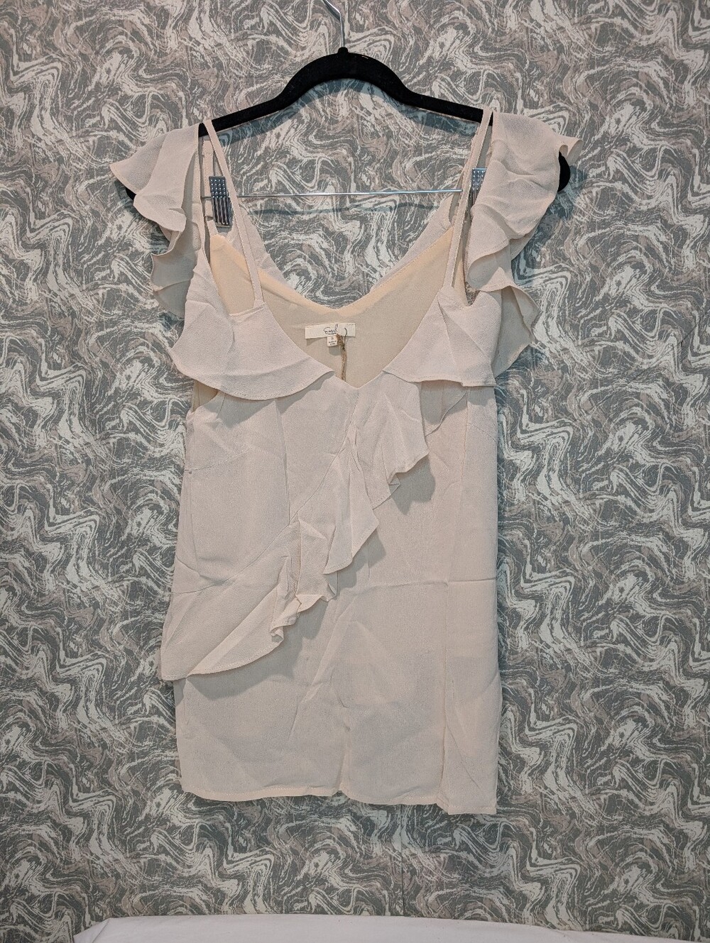 NWT Easel Ruffle Sleeveless Tank Top Size Small
